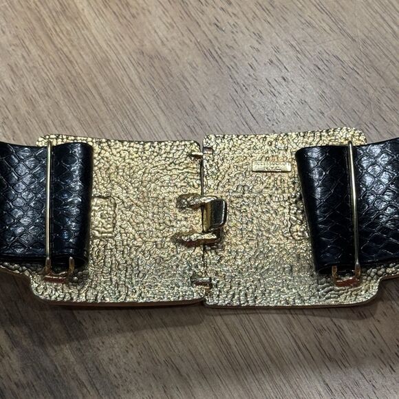 VTG. ACCESSOCRAFT‎ WOMENS GOLDTONE ORNATE WIDE BELT BUCKLE 7.75X2.75\